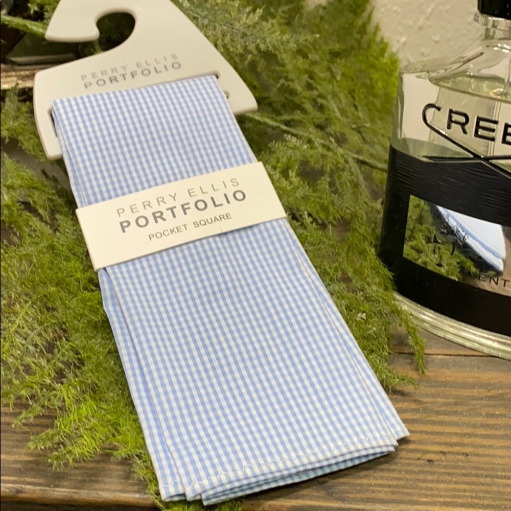 Perry Ellis Portfolio pocket square blue